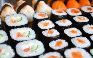 Sfondo sushi al salmone